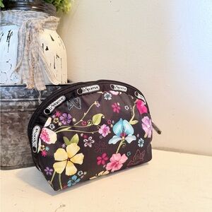 LeSportSac Hawaii Exclusive Dome Cosmetic Bag Pouch Olina  NWOT floral